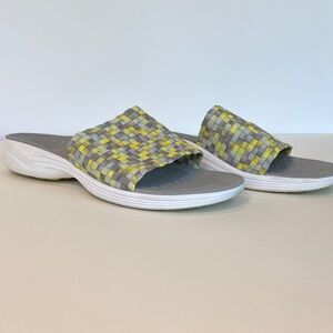 Vionic Kitts in Yellow/Gray. Size 8
